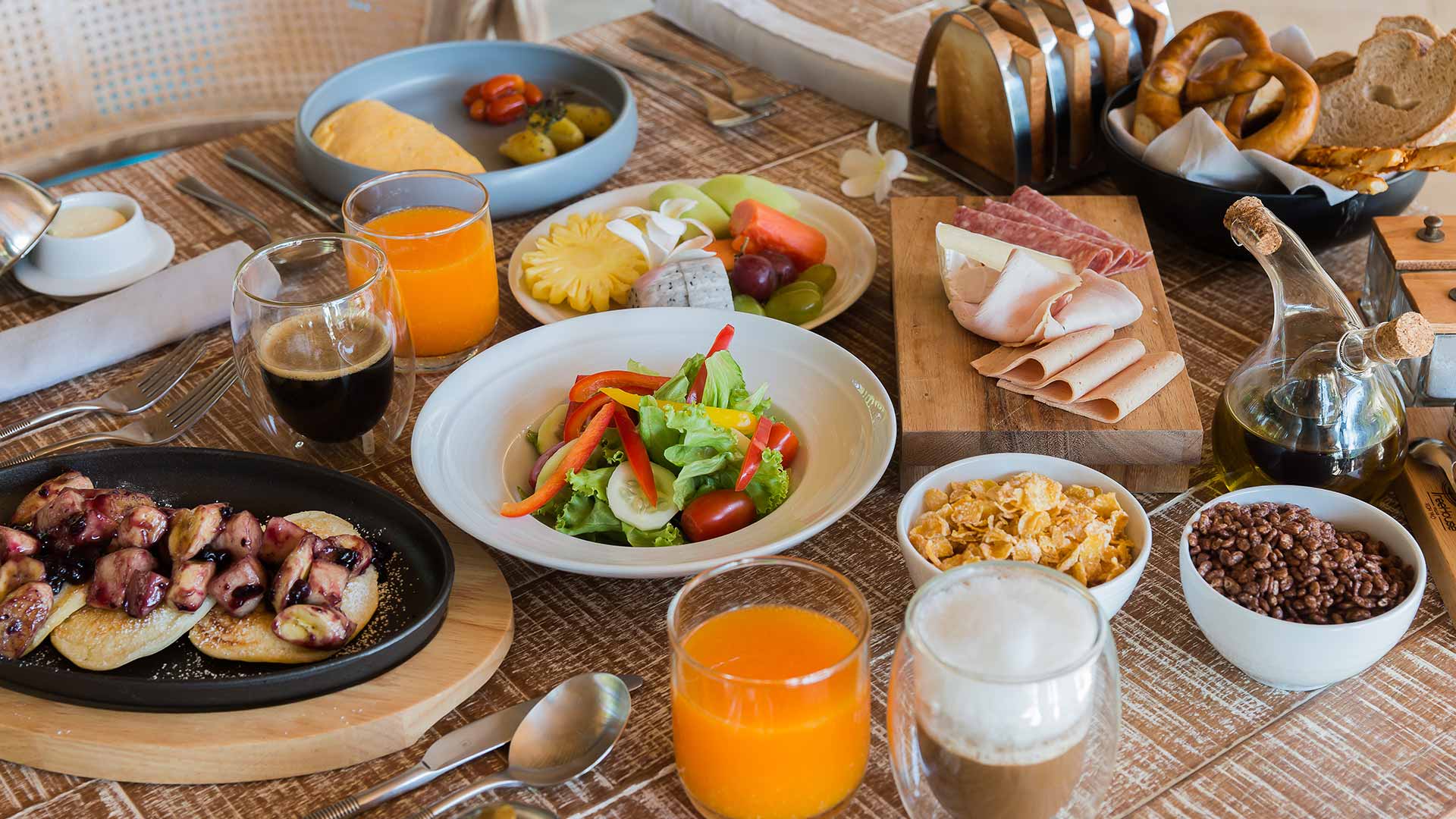 TreeHouse_Villas_E_Banner_1-(4)