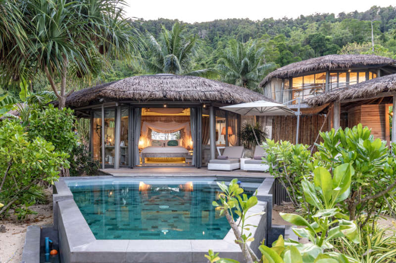 Beachfront Pool Villa 5